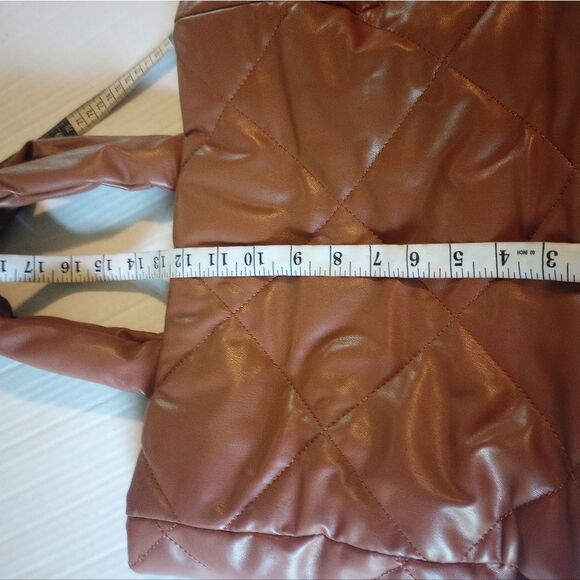 Puffy Quilted Medium Size Handbag With Detachable Shoulder Strap - Picture 4 of 9